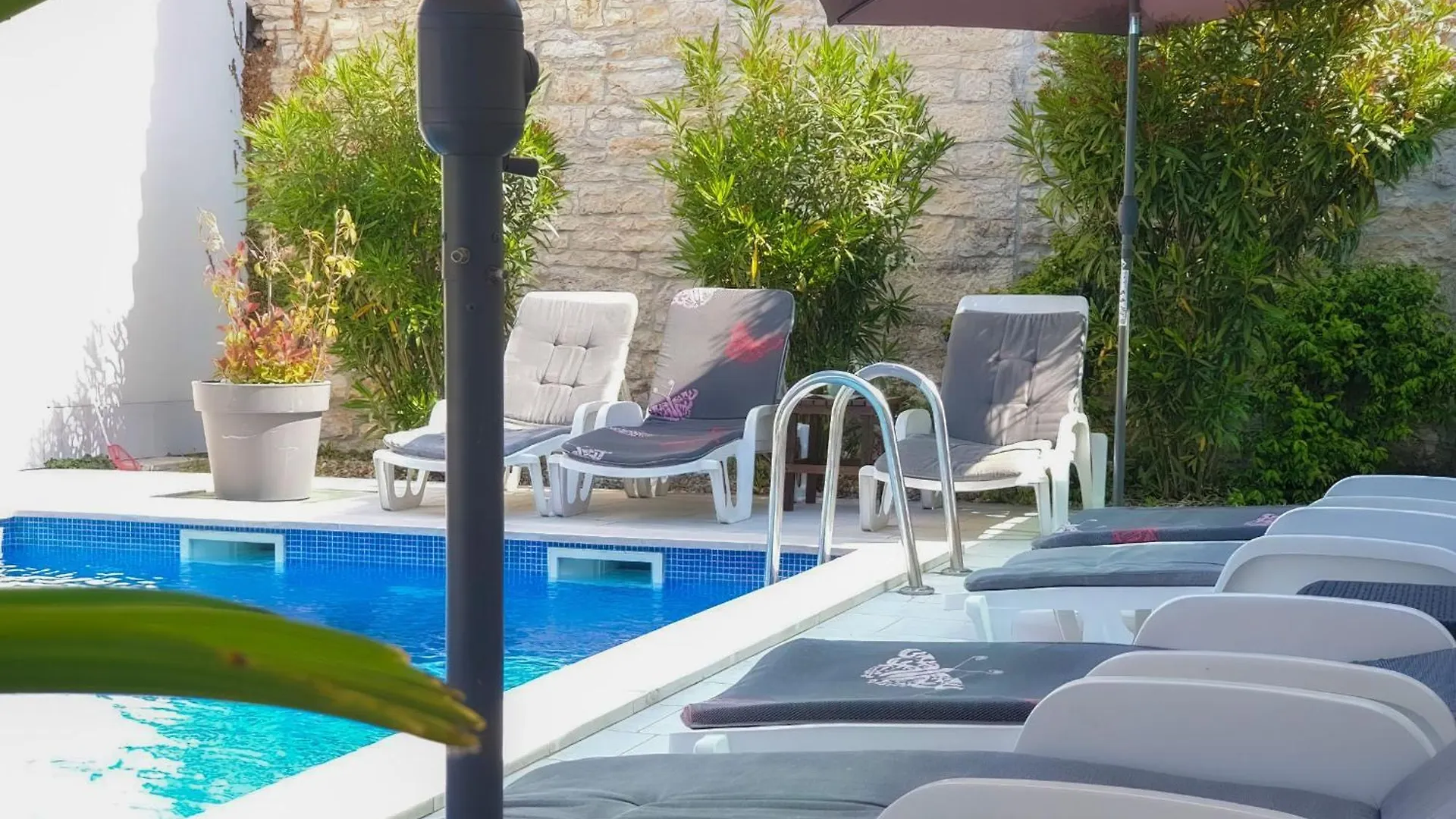 Semesterbostad Villa Martin Umzaeunter Hof, Schnelles Wifi, Patio Kringa
