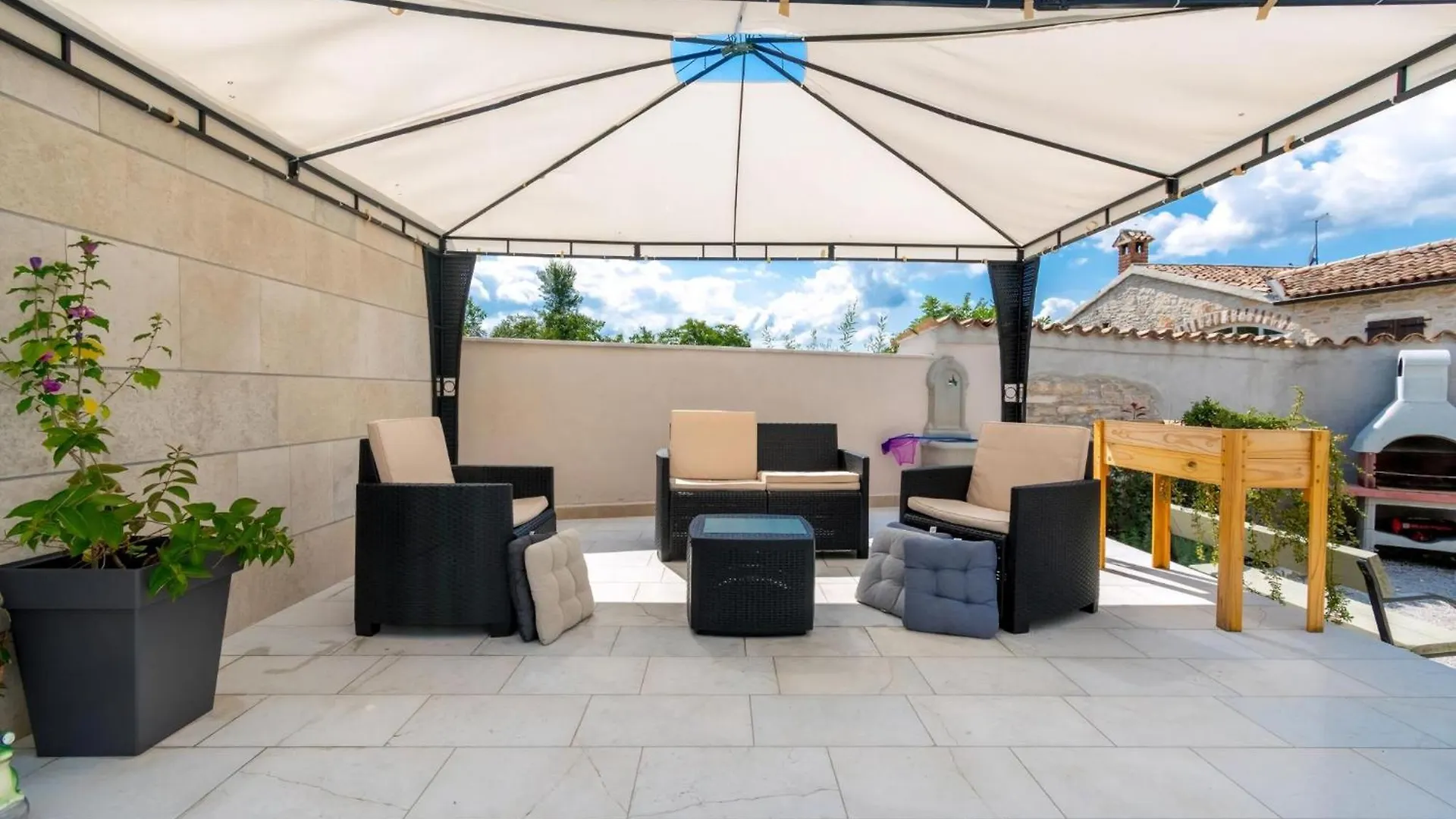Villa Martin Umzaeunter Hof, Schnelles Wifi, Patio Kringa