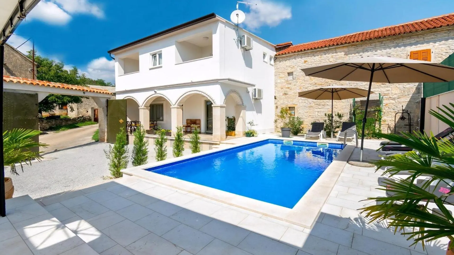 Villa Martin Umzaeunter Hof, Schnelles Wifi, Patio Kringa